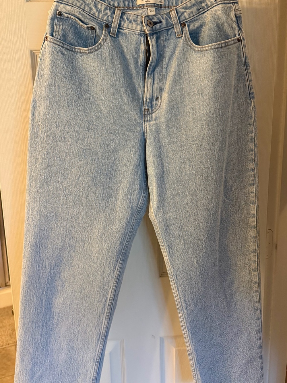 Abercrombie Women’s Curvy Love The Vintage Straight High Rise Jeans